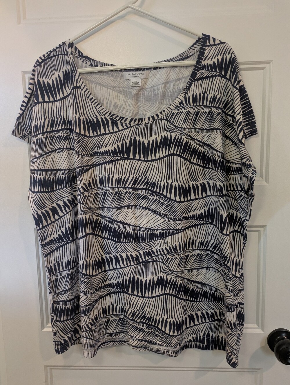 🔴 3/$15   Liz Claiborne Navy & White Printed Short Sleeve Top